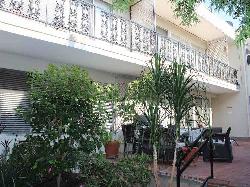 8207 De Longpre