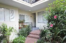8207 De Longpre