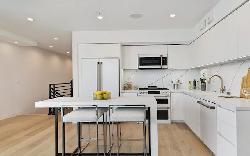 836 N Poinsettia Pl