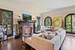 821 S Mansfield