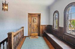 821 S Mansfield