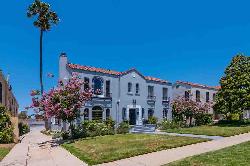821 S Mansfield
