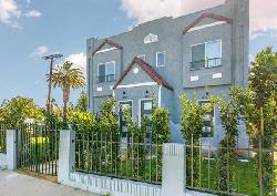424 Rampart