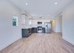 424 Rampart