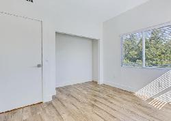 424 Rampart