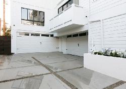 643 N Hayworth
