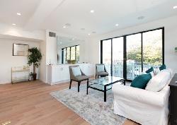 643 N Hayworth