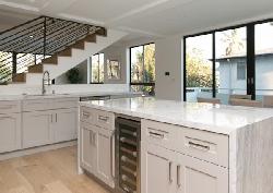 643 N Hayworth