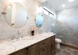 643 N Hayworth