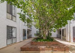 St Andrews Courtyard