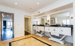 3401 Barham