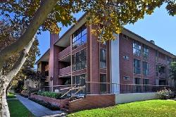 3200 Riverside Dr