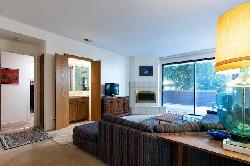 3200 Riverside Dr