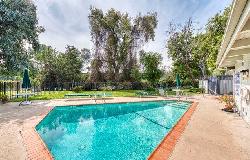 Sherman Oaks Townhomes