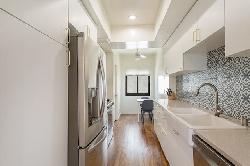 Hayvenhurst Townhomes