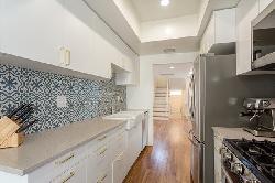 Hayvenhurst Townhomes