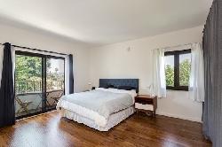 Hayvenhurst Townhomes