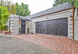 Hollywood Hills West Homes