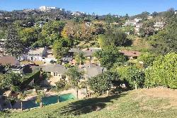 Moraga Drive