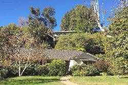 Moraga Drive