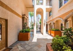 Angeleno Regency