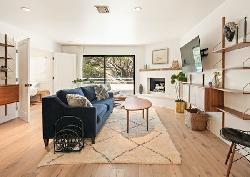805 N West Knoll