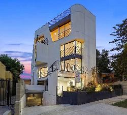 1533 N Vista St
