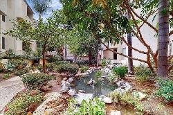 Park Encino, The