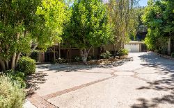 Royal Woods Sherman Oaks