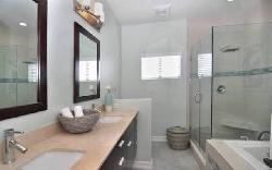 166 S Hayworth