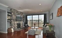 166 S Hayworth