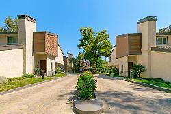 Del Mar Townhouses