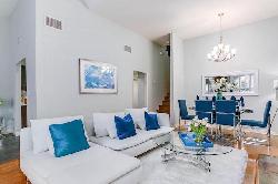 Del Mar Townhouses