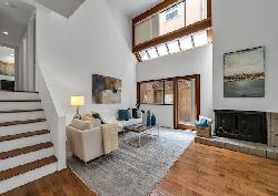 11915 Gorham