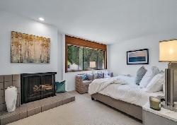 11915 Gorham