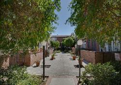 Lindbrook, The