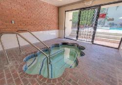 Lindbrook, The