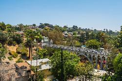Los Feliz Knolls Homes