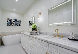 106 N Croft