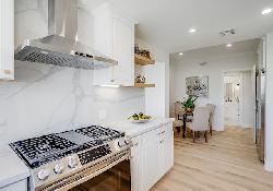 106 N Croft