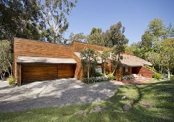 Serra Retreat