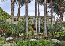 Serra Retreat