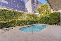 16022 Moorpark