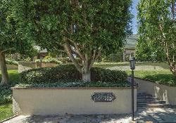 885 S Orange Grove