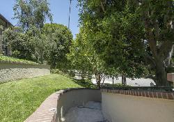 885 S Orange Grove