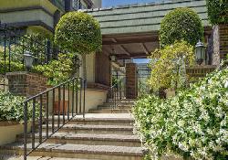 885 S Orange Grove