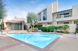 Encino Plaza South