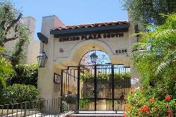 Encino Plaza South