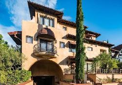 Playhouse Villas