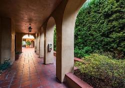 Playhouse Villas